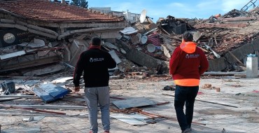 KAHRAMANMARAŞ DEPREM BÖLGESİNDE İLK GÜNDEN MOBİL AŞEVİ HİZMETİMİZ DEVAM EDİYOR