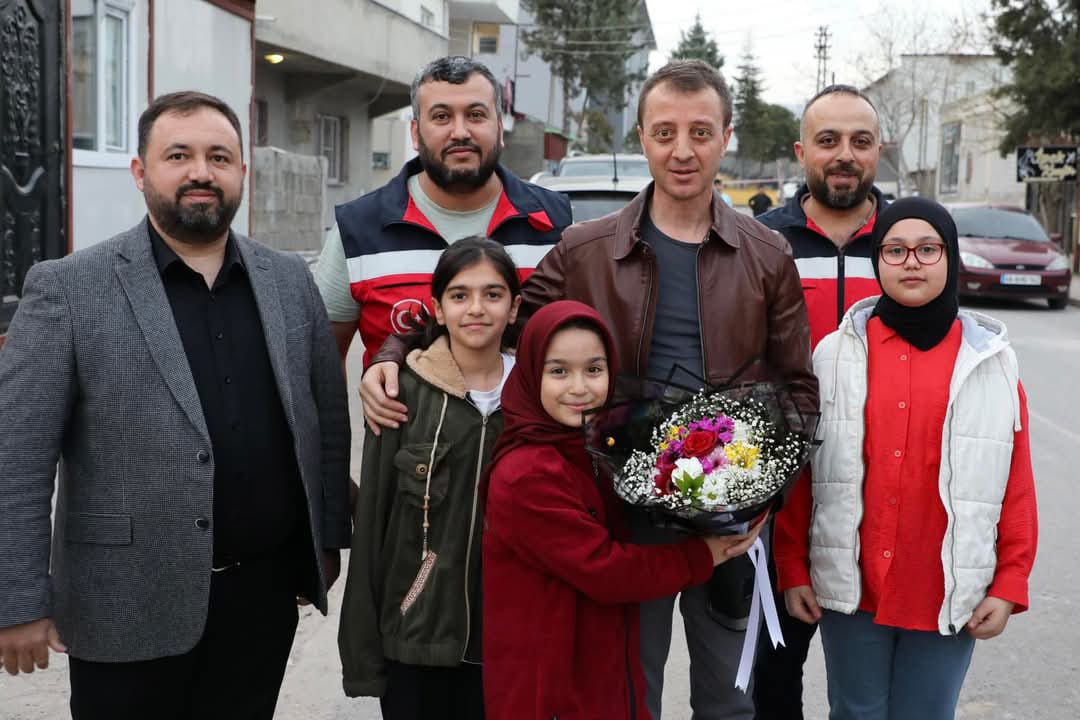 DERNEĞİMİZ GENEL MERKEZ BİNASINDA YURTİÇİ İFTAR PROĞRAMI DÜZENLEMİŞTİR.DULKADİROĞLU İLÇE  KAYMAKAMIMIZ VE ÇEŞİTLİ  ÜST DÜZEY GÖREVLİMİZ VE VATANDAŞLARIMIZ KATILIM SAĞLAMIŞTIR.