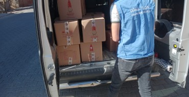 KAHRAMANMARAŞ ONİKİŞUBAT BELEDİYE BAŞKANIMIZIN DERNEĞİMİZE DAĞITMAK ÜZERE VERDİKLERİ GIDA KOLİLERİNİ YURİÇİ DAĞITIMINI GERÇEKLEŞTİRDİK.