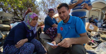 YANGIN BÖLGELERİNDE DERNEĞİMİZ ELİNDEN GELENİ YAPMIŞ OLMANIN  VERDİĞİ MÜCADELE VE ONUR BİZLERE İNŞAALLAH BU YOLDA  TECRÜBE KAZANDIRMIŞTIR.