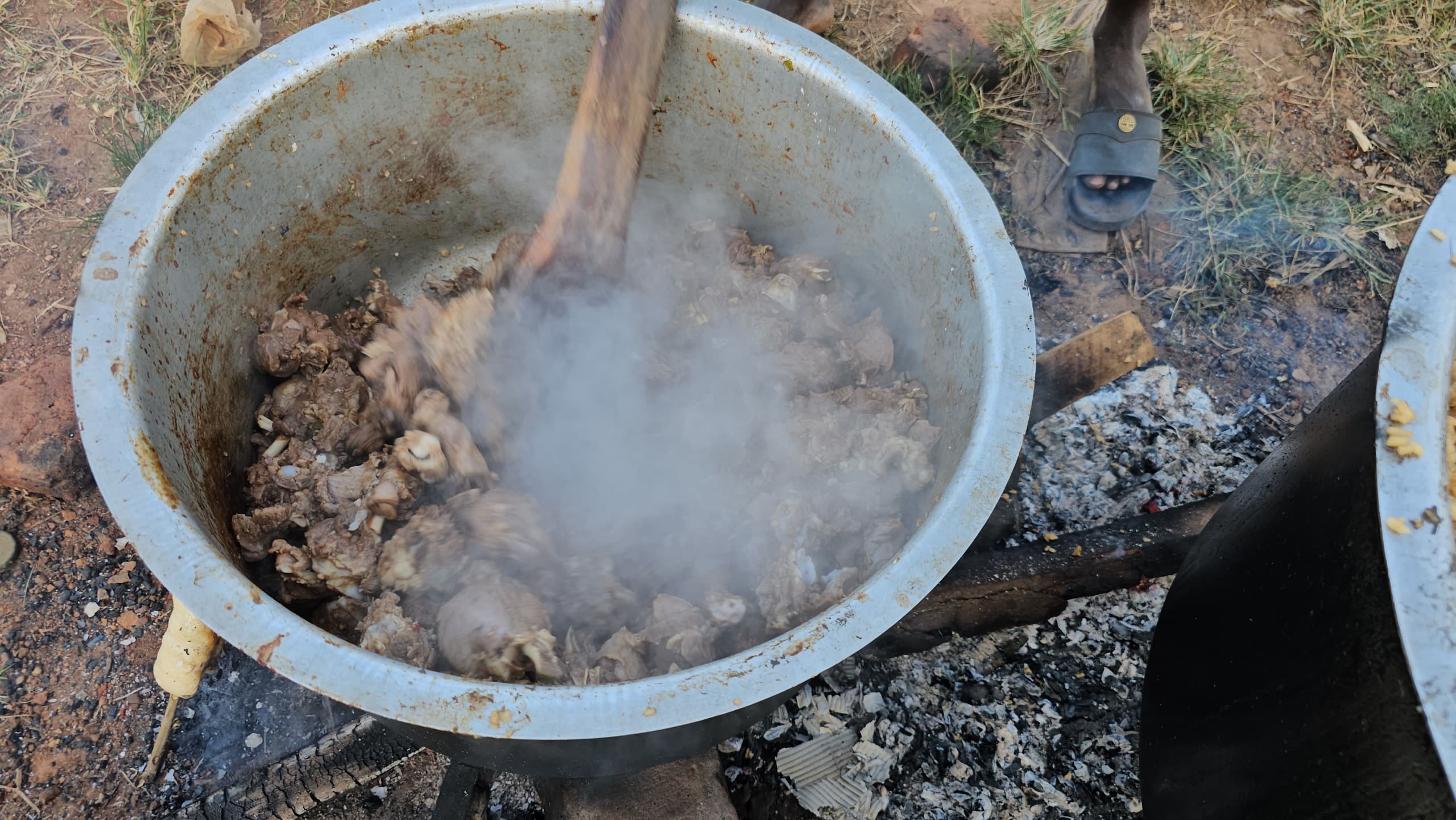 AFRİKA UGANDADA RAMAZAN-I ŞERİF BOYUNCA YEMEK İKRAMIMIZ DEVAM EDİYOR.